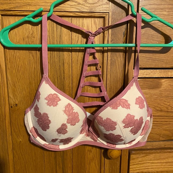 Pink Bra - Picture 1 of 3